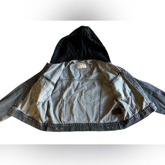 FREE PEOPLE x We The Free Black Hooded Denim L Jean Jacket Boho Grunge Classic - Picture 4 of 11